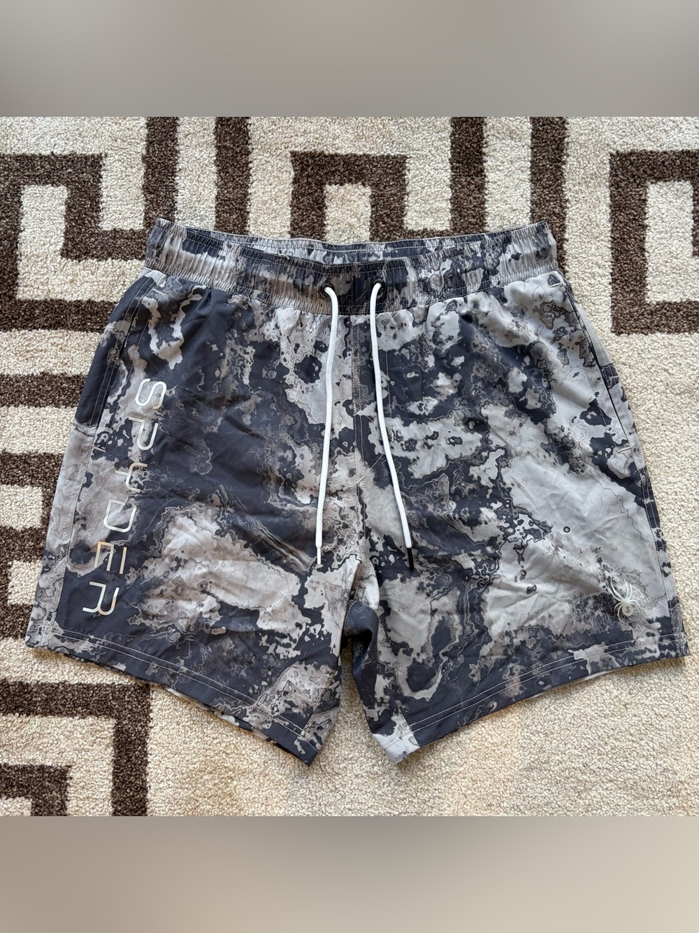 Spyder Graphic Splatter Print Drawstring Board Grey Black Swim Shorts EUC Size M